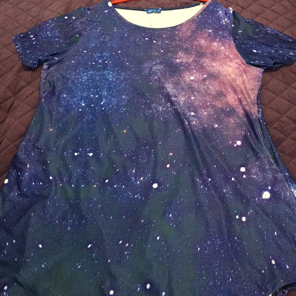 A cute little dress or tunic skater style